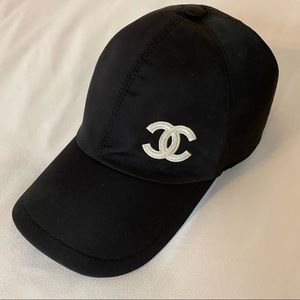 Chanel 21P black white cap hat authentic BNWT